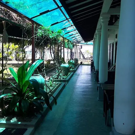 Sira'S Chalets Mirissa Exterior photo